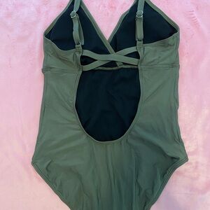 Swimwear Ladies M Solid Green